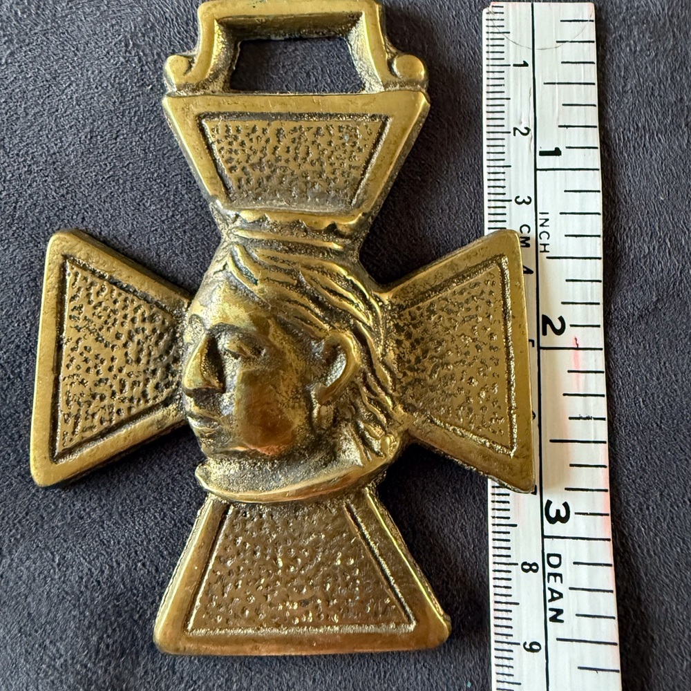 Gold Cross with Queen horse brass